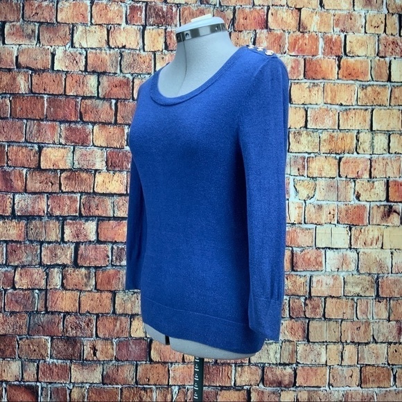 𝅺banana Republic Factory Boat Neck 3 Button Shoulder Women’s Sweater XS Blue - Picture 2 of 5